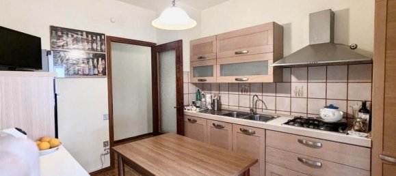 Apartamento de 4 habitaciónes en Pisa, Italy No. 135589 23