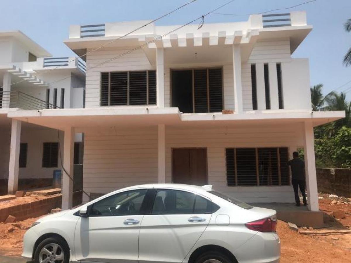 4 bedrooms House in Kannur, India No. 11303