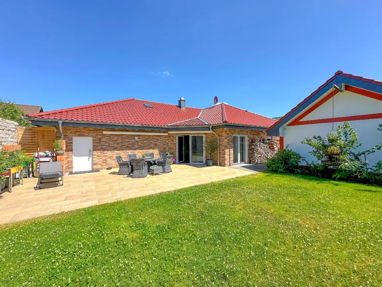 3 bedrooms Bungalow in Neuwied, Germany No. 220559