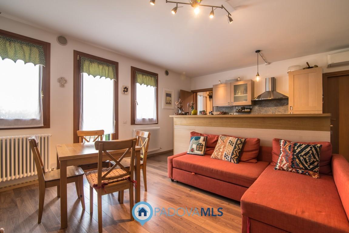 Dúplex de 4 habitaciónes en Galzignano Terme, Italy No. 238208