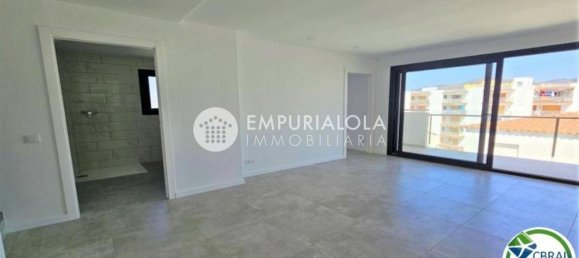 2 bedrooms Apartment in Roses, Spain No. 176866 2