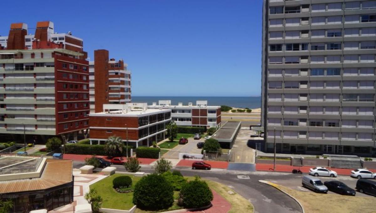 2 bedrooms Apartment in Maldonado, Uruguay No. 9385