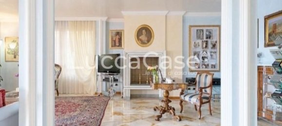 Villa de 30 habitaciónes en Montecarlo, Italy No. 51019 12