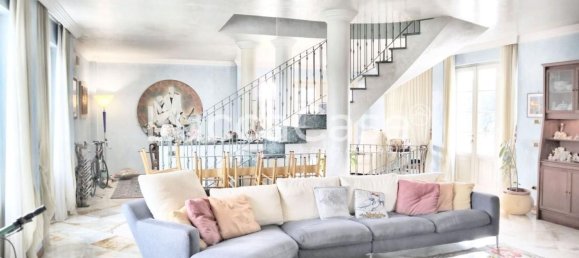 Villa de 30 habitaciónes en Montecarlo, Italy No. 51019 6