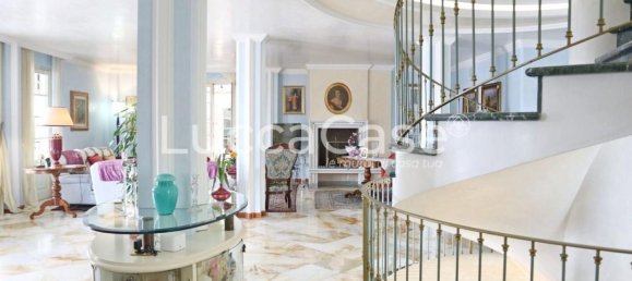 Villa de 30 habitaciónes en Montecarlo, Italy No. 51019 28