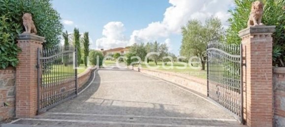 Villa de 30 habitaciónes en Montecarlo, Italy No. 51019 5