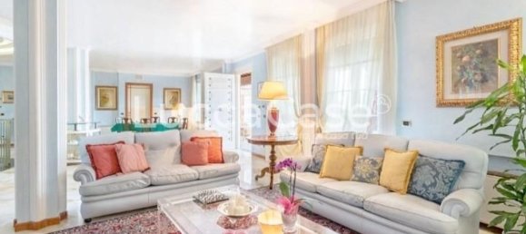 Villa de 30 habitaciónes en Montecarlo, Italy No. 51019 9