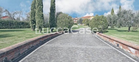 Villa de 30 habitaciónes en Montecarlo, Italy No. 51019 2