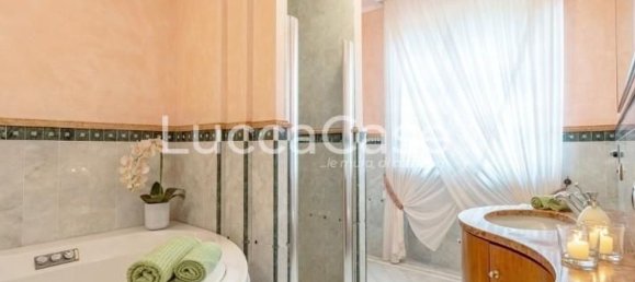 Villa de 30 habitaciónes en Montecarlo, Italy No. 51019 18