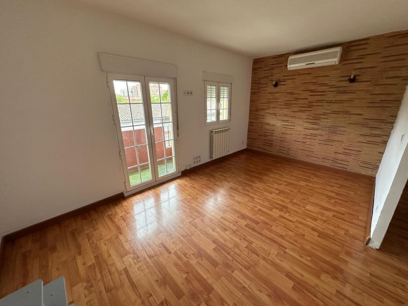 2 bedrooms Apartment in Zaragoza, Spain No. 259985