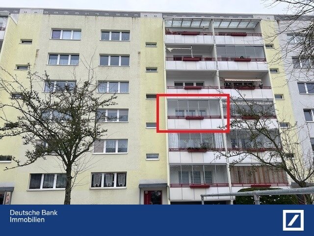 4 rooms Apartment in Neubrandenburg, Germany No. 12000