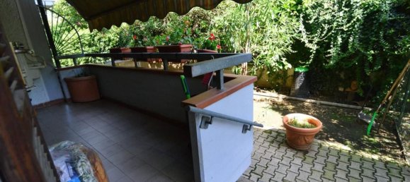 5 bedrooms Apartment in Massa, Italy No. 343994 3