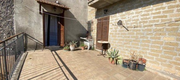 2 bedrooms Apartment in Castel Viscardo, Italy No. 351606 2