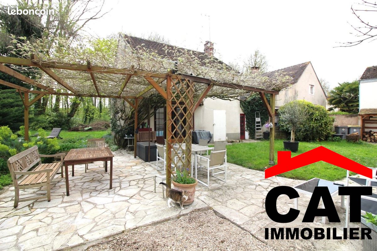 5 bedrooms Castles in Seine-et-Marne, France No. 137998