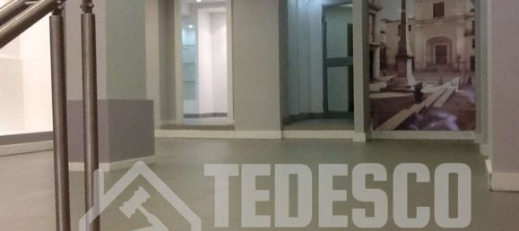 300m² Commercial property in Benevento, Italy No. 303760 14