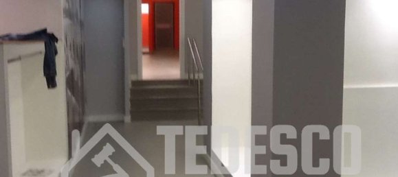 300m² Commercial property in Benevento, Italy No. 303760 16