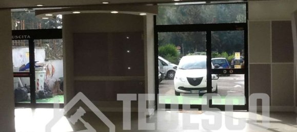 300m² Commercial property in Benevento, Italy No. 303760 12