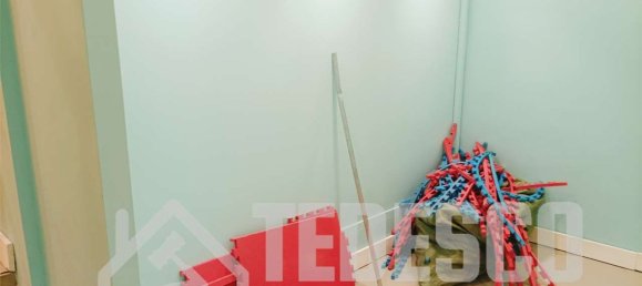 300m² Commercial property in Benevento, Italy No. 303760 43