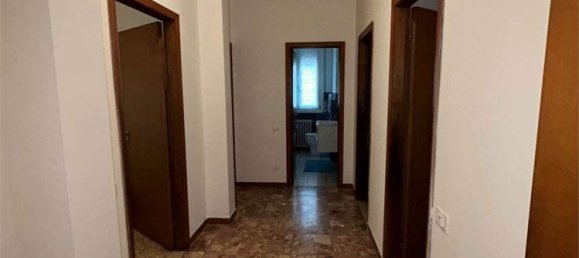 5 rooms Apartment in Modena, Italy No. 215007 14