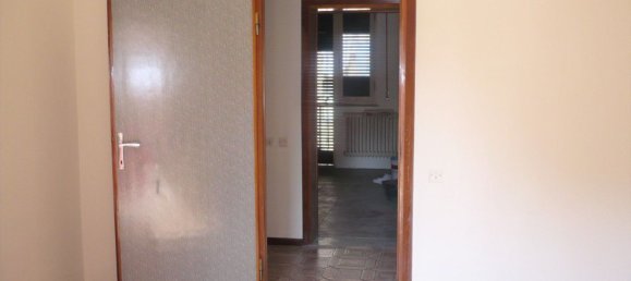 4 rooms Apartment in Colle di Val d'Elsa, Italy No. 175693 4