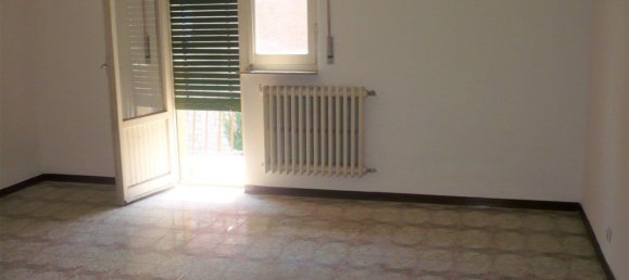 4 rooms Apartment in Colle di Val d'Elsa, Italy No. 175693 3