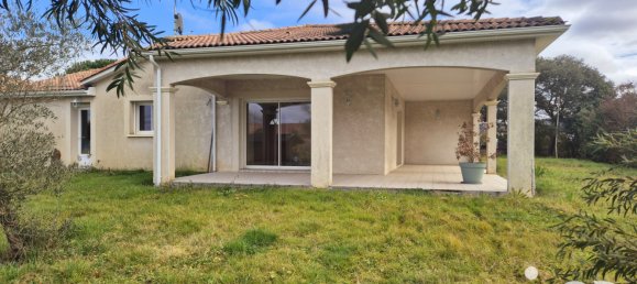 4 bedrooms House in Roquefort, France No. 101132 10