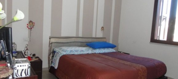 Дом с 3 комнатами в Каррара, Италия № 47583 6