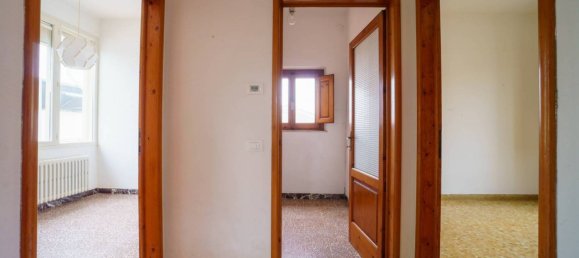 Edificio de 5 habitaciónes en Montecatini Terme, Italy No. 120989 15