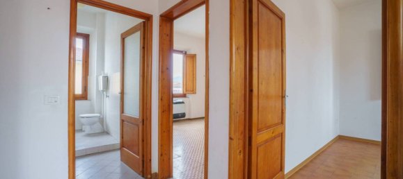 Edificio de 5 habitaciónes en Montecatini Terme, Italy No. 120989 3