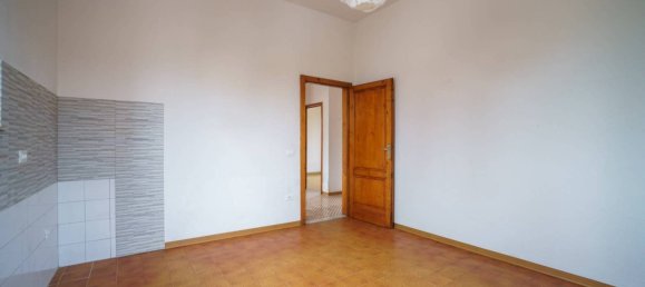 Edificio de 5 habitaciónes en Montecatini Terme, Italy No. 120989 6