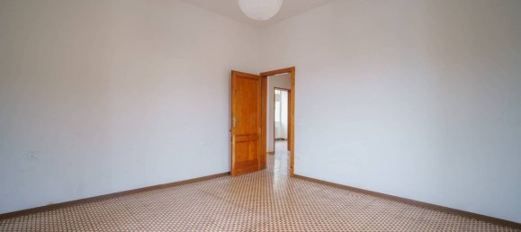 Edificio de 5 habitaciónes en Montecatini Terme, Italy No. 120989 10