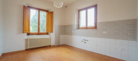 Edificio de 5 habitaciónes en Montecatini Terme, Italy No. 120989 4