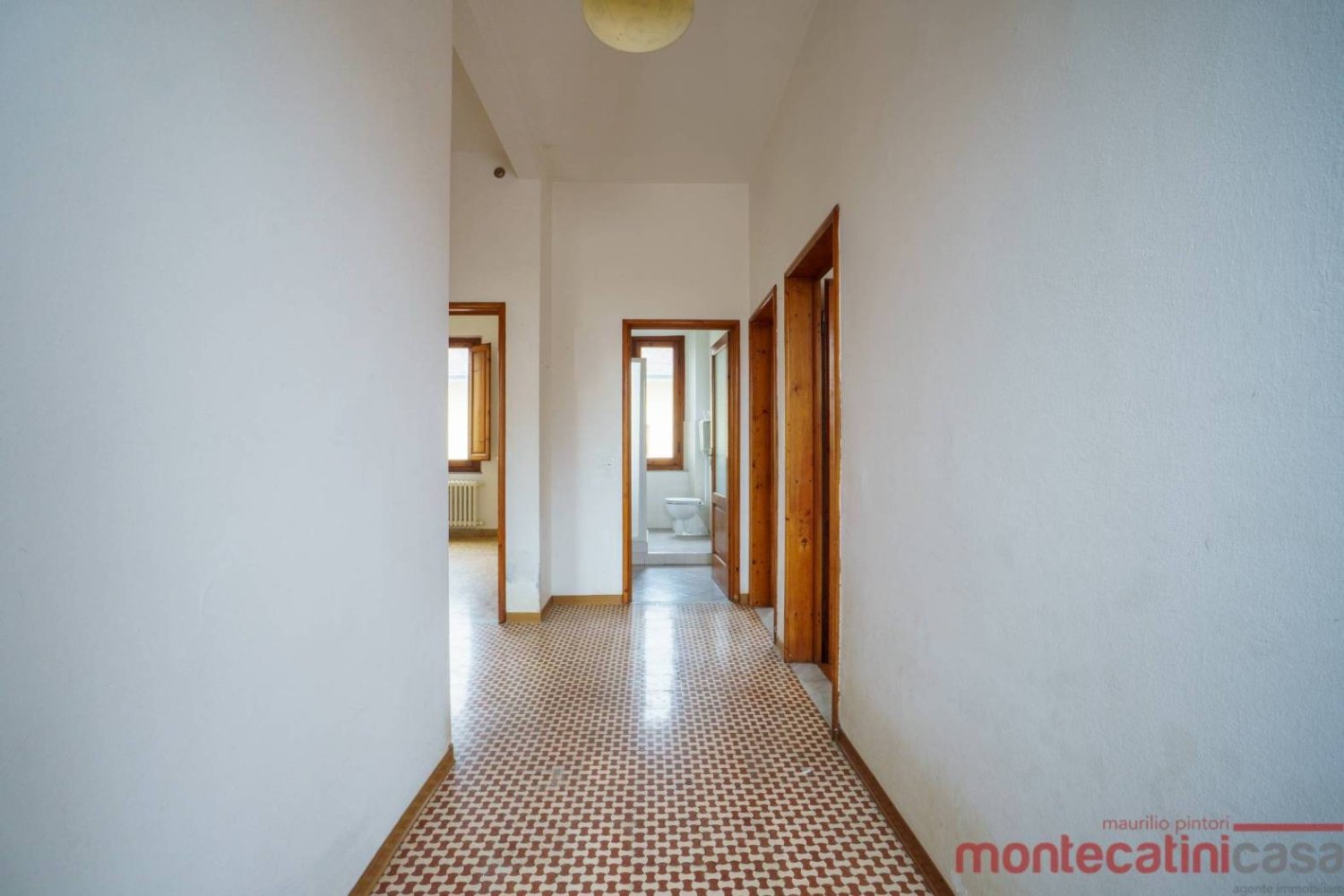 Edificio de 5 habitaciónes en Montecatini Terme, Italy No. 120989