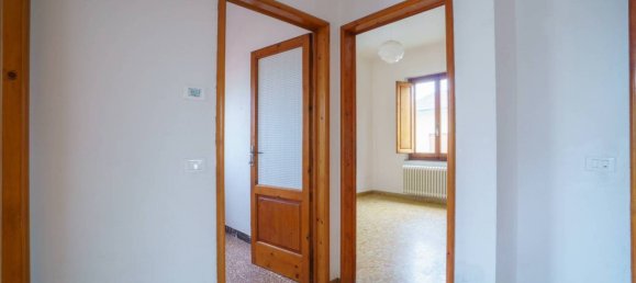 Edificio de 5 habitaciónes en Montecatini Terme, Italy No. 120989 2