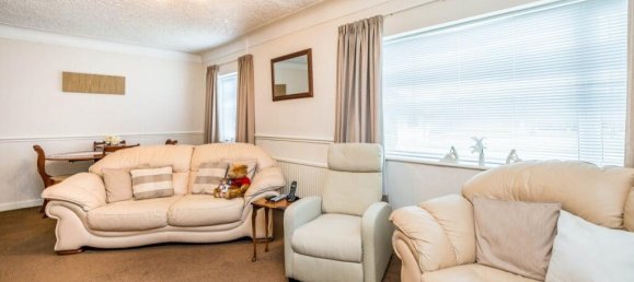 3 bedrooms Bungalow in Buckley, United Kingdom No. 2100 3