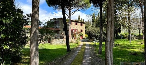 11 bedrooms Villa in Cortona, Italy No. 293 5