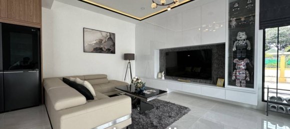 3 bedrooms Bungalow in Pattaya, Thailand No. 24217 3