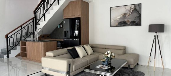 3 bedrooms Bungalow in Pattaya, Thailand No. 24217 2