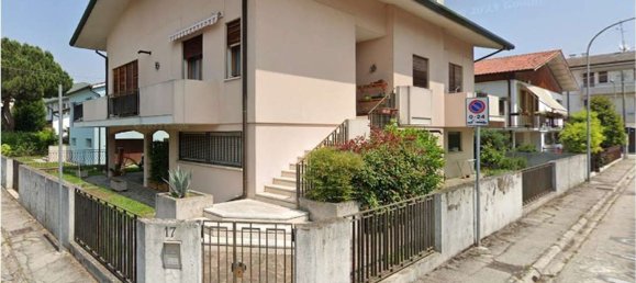 8 rooms Apartment in Rovigo, Italy No. 54423 45