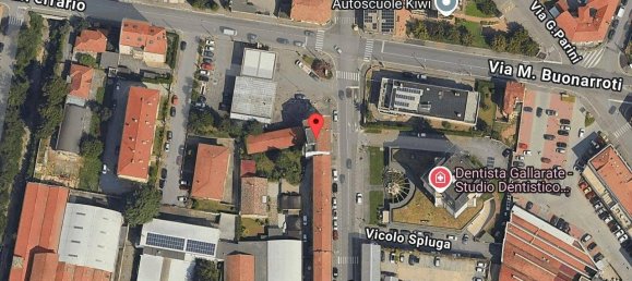 Квартира с 3 спальнями в Галларате, Италия № 283552 2