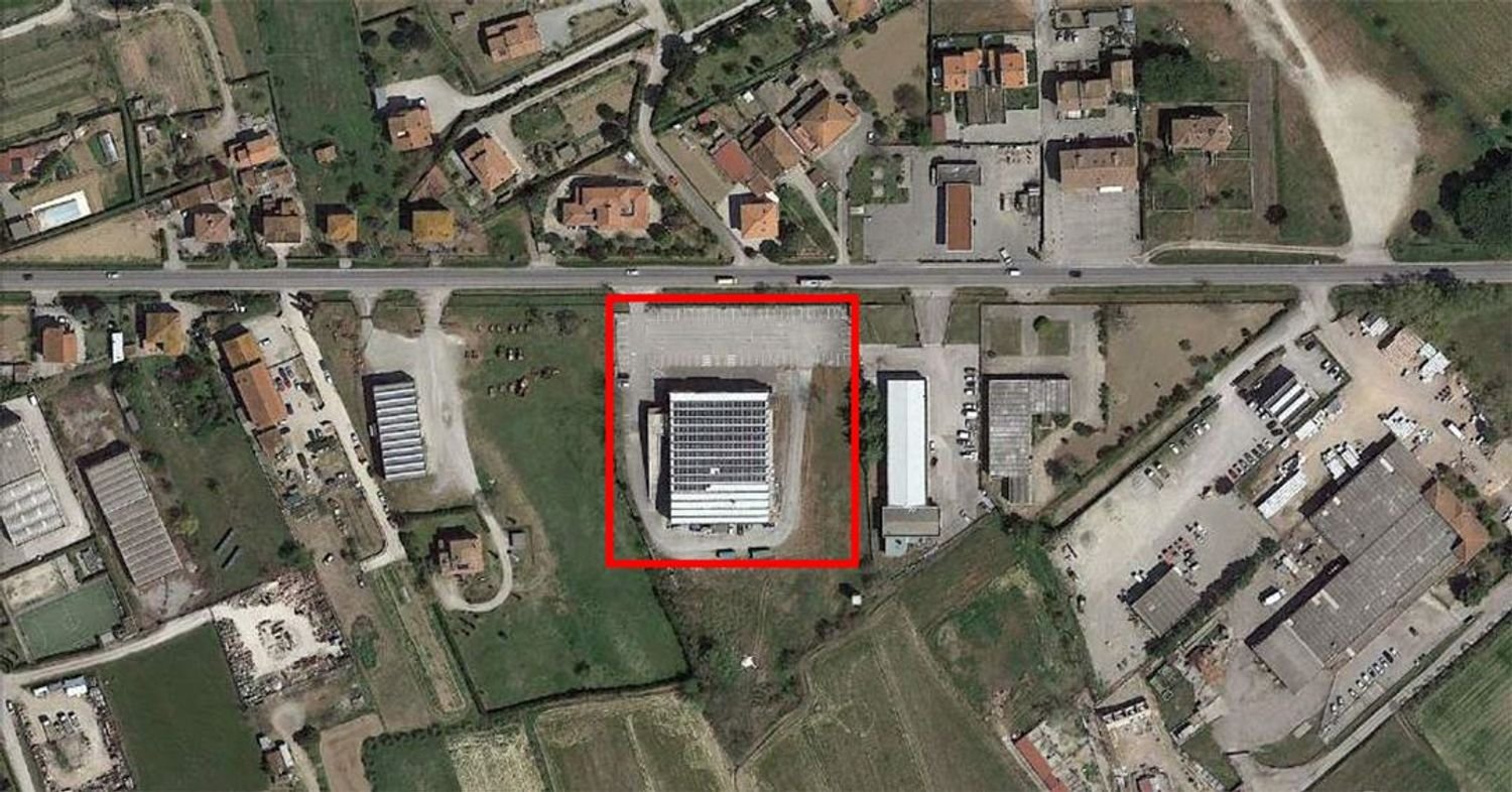 3500m² Warehouse in Cortona, Italy No. 190006