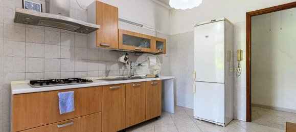 3 bedrooms Apartment in Rome, Italy No. 330726 4