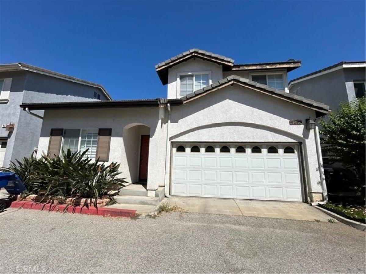 4 bedrooms House in North Hills, USA No. 388079