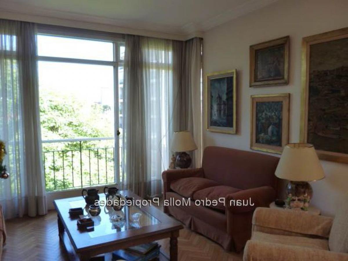 3 bedrooms Apartment in Montevideo, Uruguay No. 2344