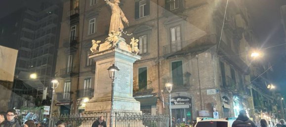 4-Zimmer Wohnung in Naples, Italy, Nr. 31058 5