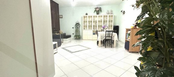 4-Zimmer Wohnung in Naples, Italy, Nr. 31058 8