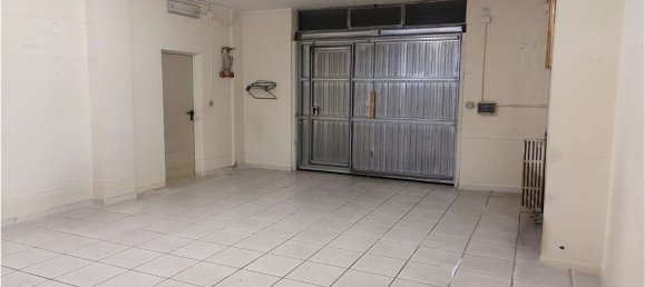 Gewerbliche Immobilie in Appignano, Italy 175m², Nr. 362425 4