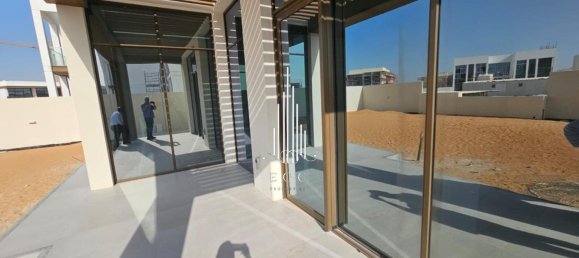 4 Schlafzimmer Villa in Abu Dhabi, UAE, Nr. 93636 2