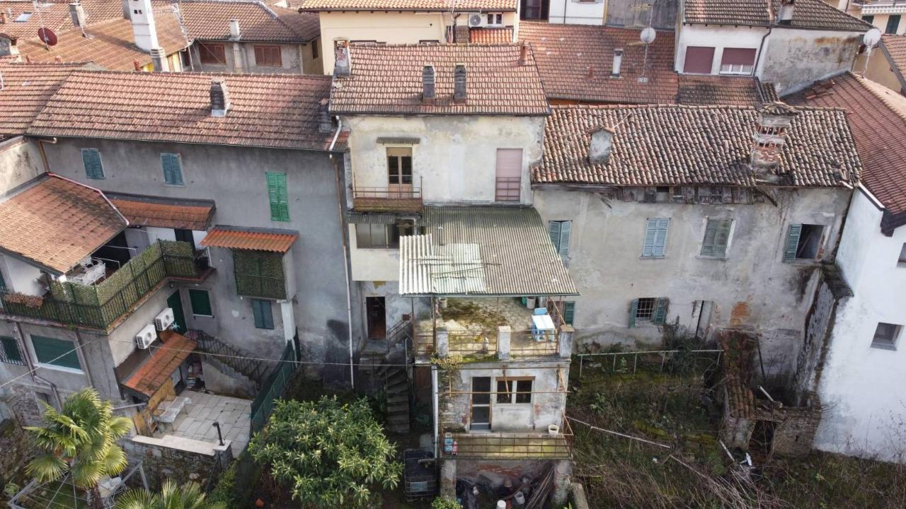6 rooms House in Meina, Italy No. 37732