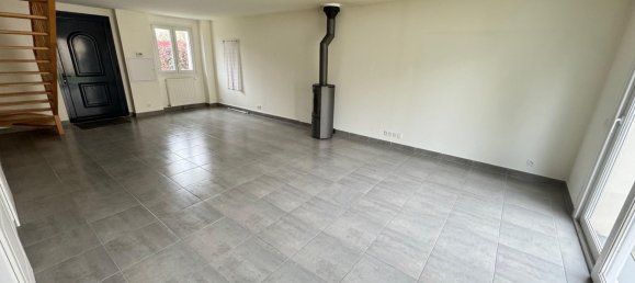 Casa de 3 dormitorios en Saint-Jean-de-Beauregard, France No. 182989 2